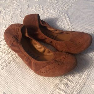 Juil The Wing Tip Tan Leather Dress Ballet Flat